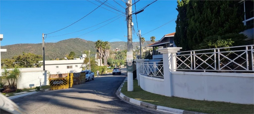 Casa à venda com 4 suítes no condomínio Osato, Atibaia - SP