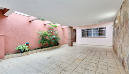 Sobrado à venda com 4 quartos, sendo 1 suíte, em Interlagos, São Paulo, SP