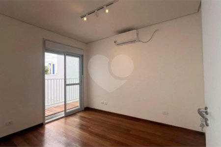 Casa à venda com 3 quartos, sendo 1 suíte,  em Vila Pompéia, São Paulo, SP