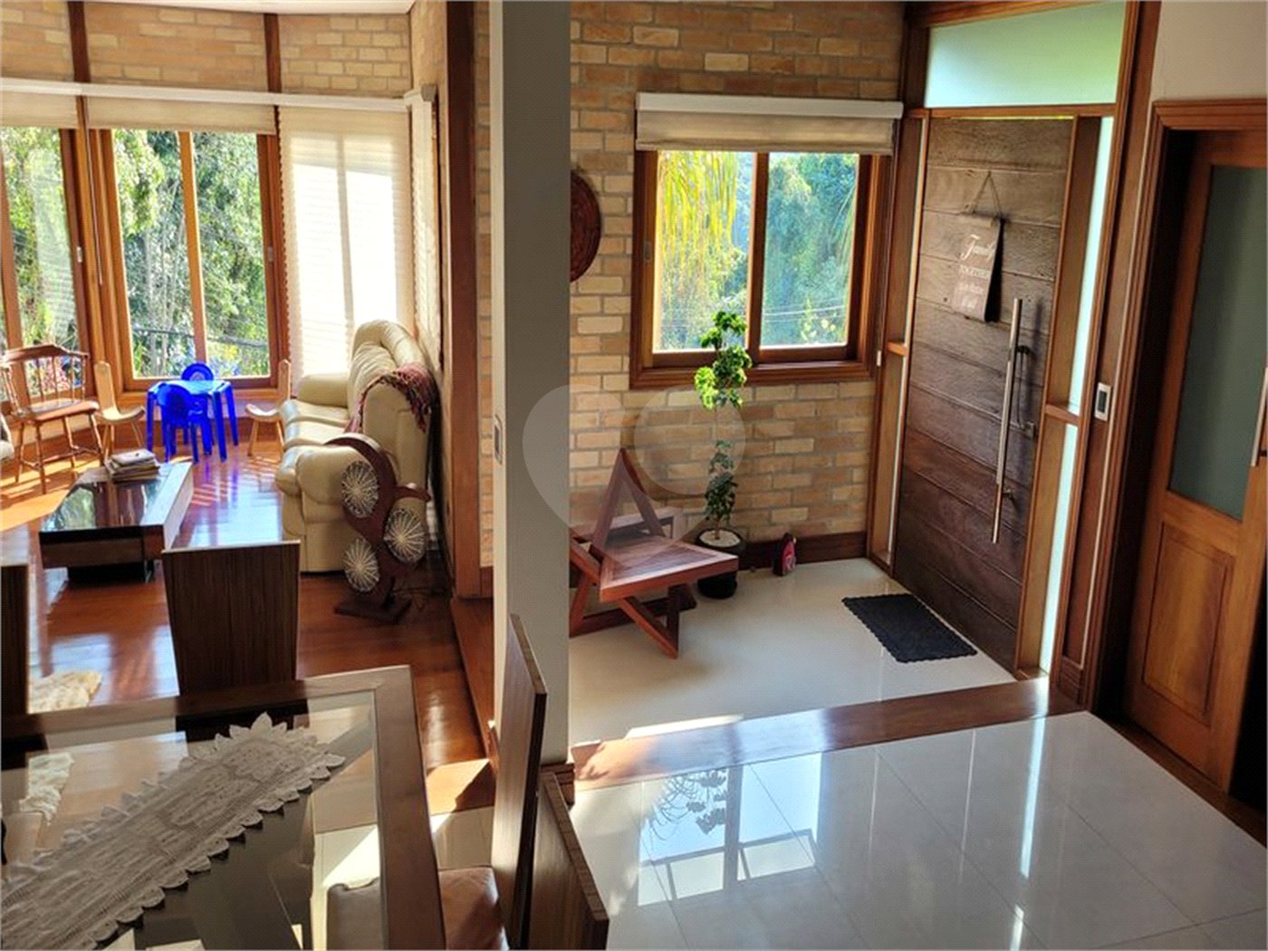 Casa à venda com 4 quartos, sendo 2 suítes, no condomínio Alpes da Cantareira, Mairiporã - SP