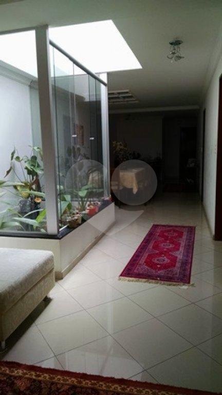 Casa Térrea à venda com 5 quartos, sendo 2 suítes, em Jardim Vila Galvão, Guarulhos, SP