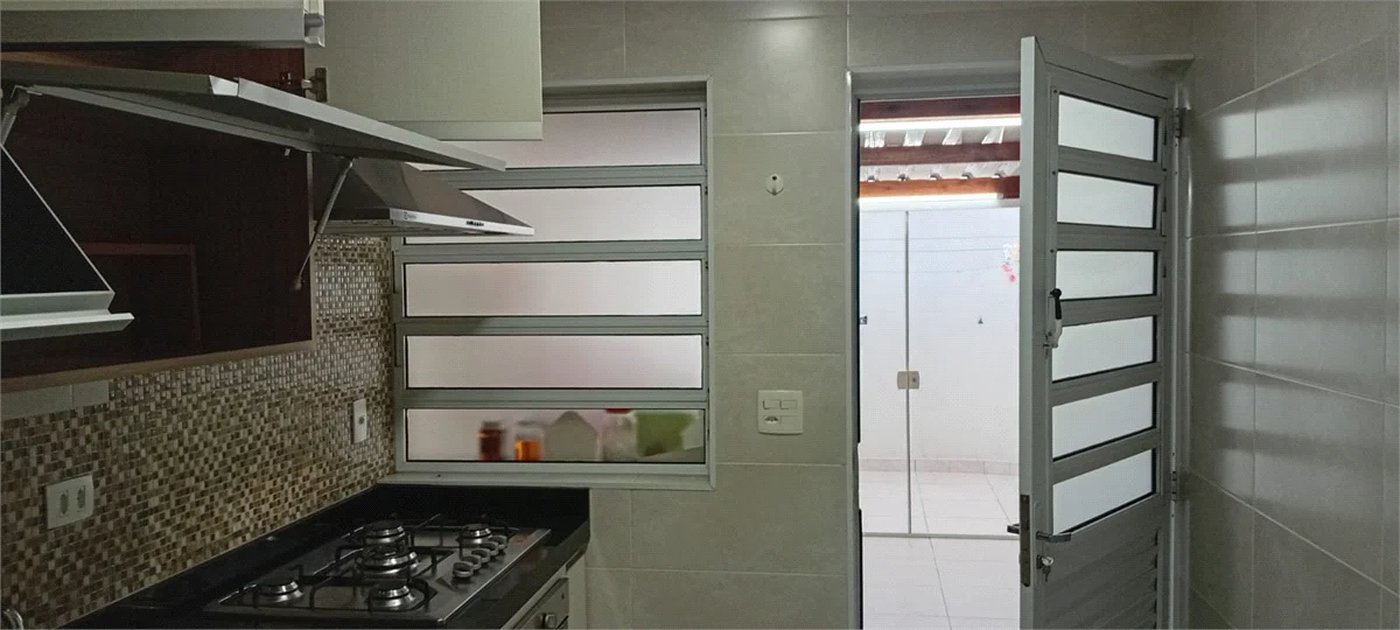 Casa à venda com 4 quartos, sendo 2 suítes, em Vila Sônia, São Paulo, SP
