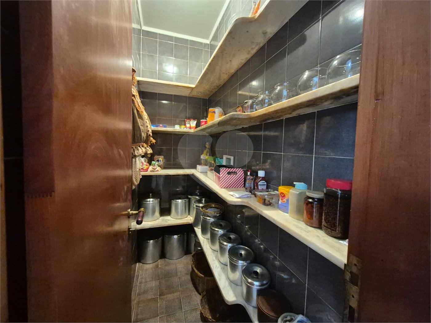 Casa de Vila à venda ou para alugar com 4 quartos, sendo 2 suítes,  em Jardim Leonor, São Paulo, SP