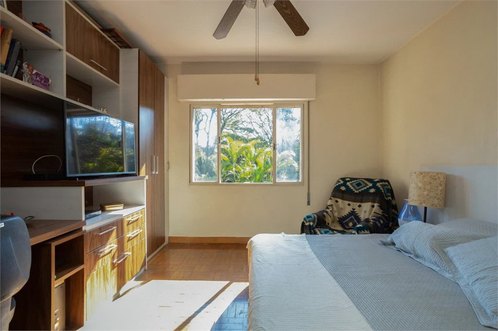 Sobrado à venda com 4 quartos, sendo 2 suítes, em Vila Madalena, São Paulo, SP