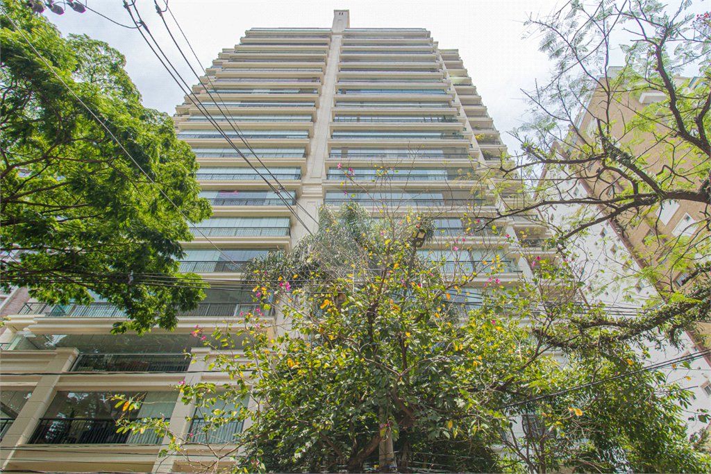 Apartamento à venda com 3 quartos, sendo 2 suítes, em Vila Nova Conceição, São Paulo, SP