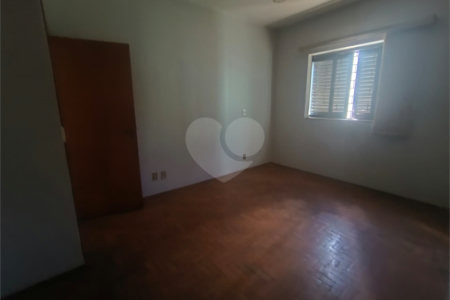 Casa à venda com 3 quartos, sendo 1 suíte, em Vila Santana, Araraquara, SP