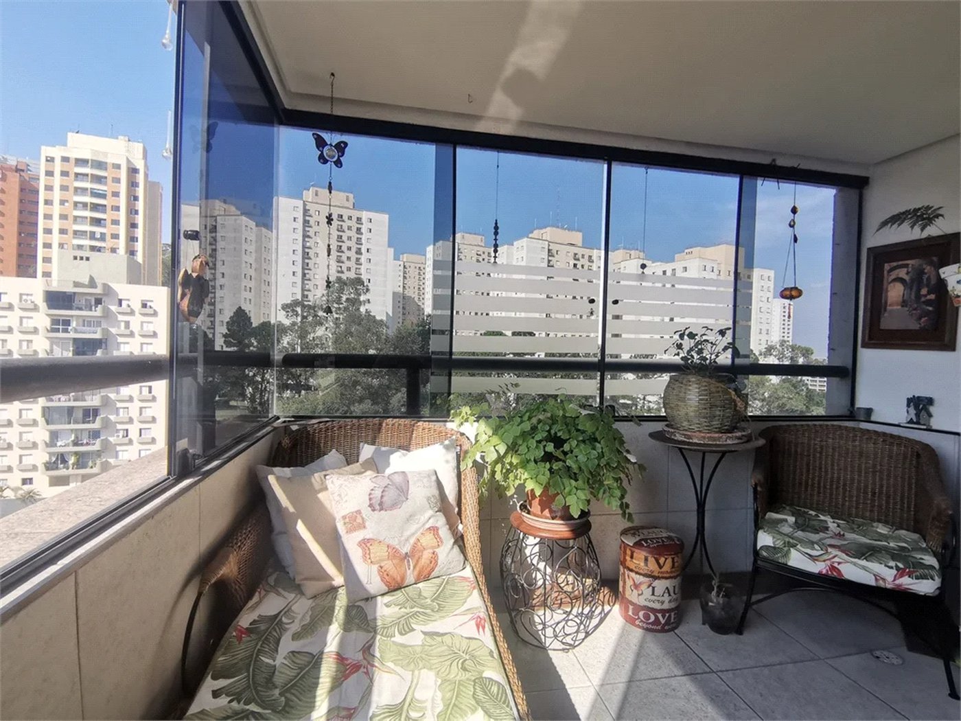 Apartamento à venda com 3 quartos, sendo 1 suíte,  em Vila Andrade, São Paulo, SP