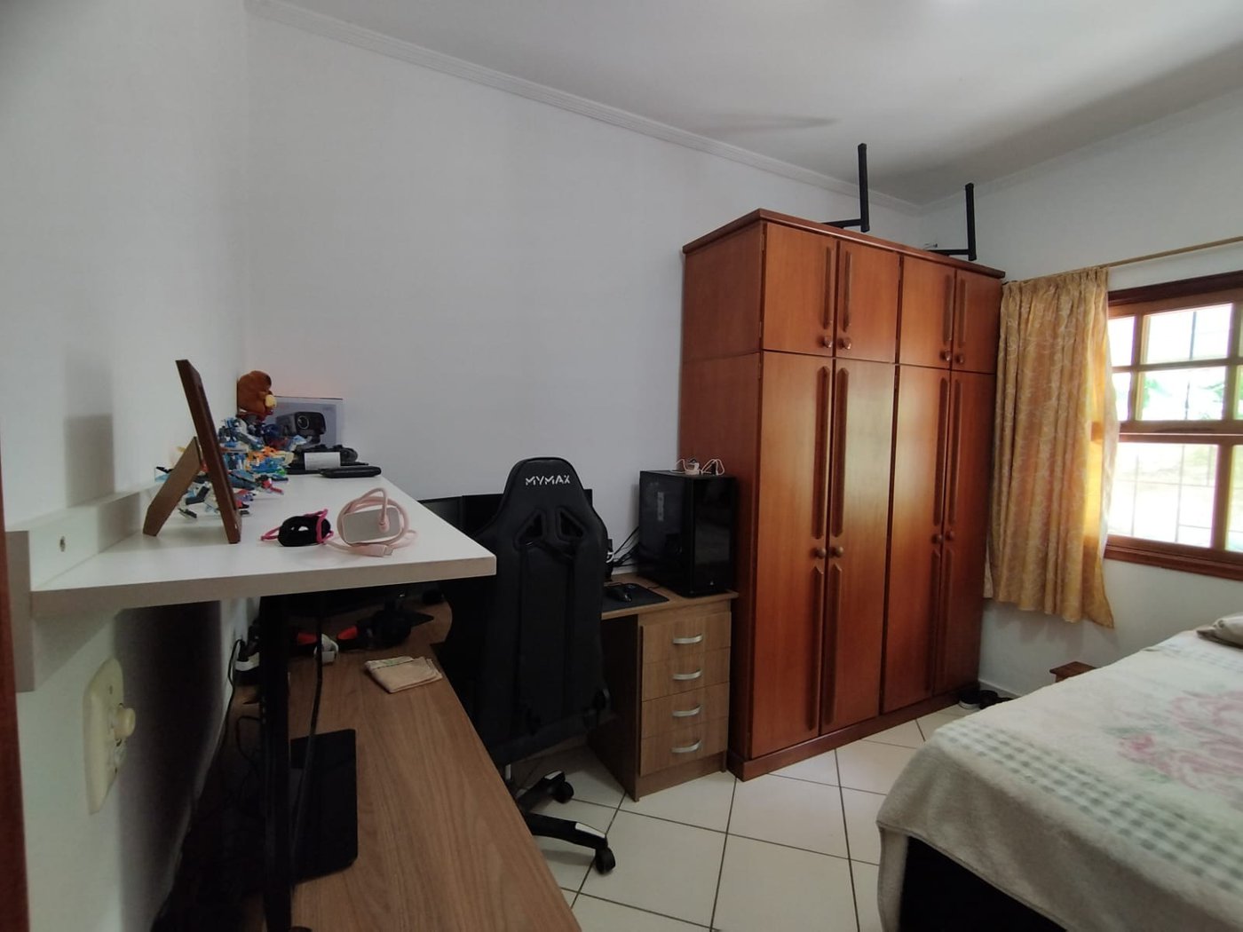 Casa à venda com 3 quartos, sendo 1 suíte, no condomínio Outeiro Das Flores, Itupeva - SP