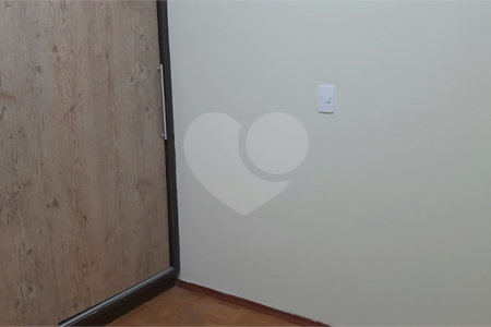 Casa espaçosa com 3 quartos e suíte em excelente bairro residencial!
