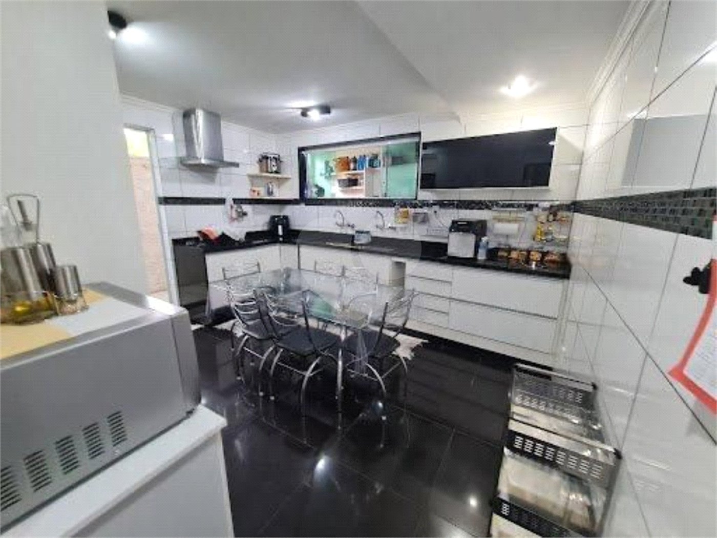 Casa para alugar com 5 suítes no condomínio Recanto das Garças V, Cotia - SP