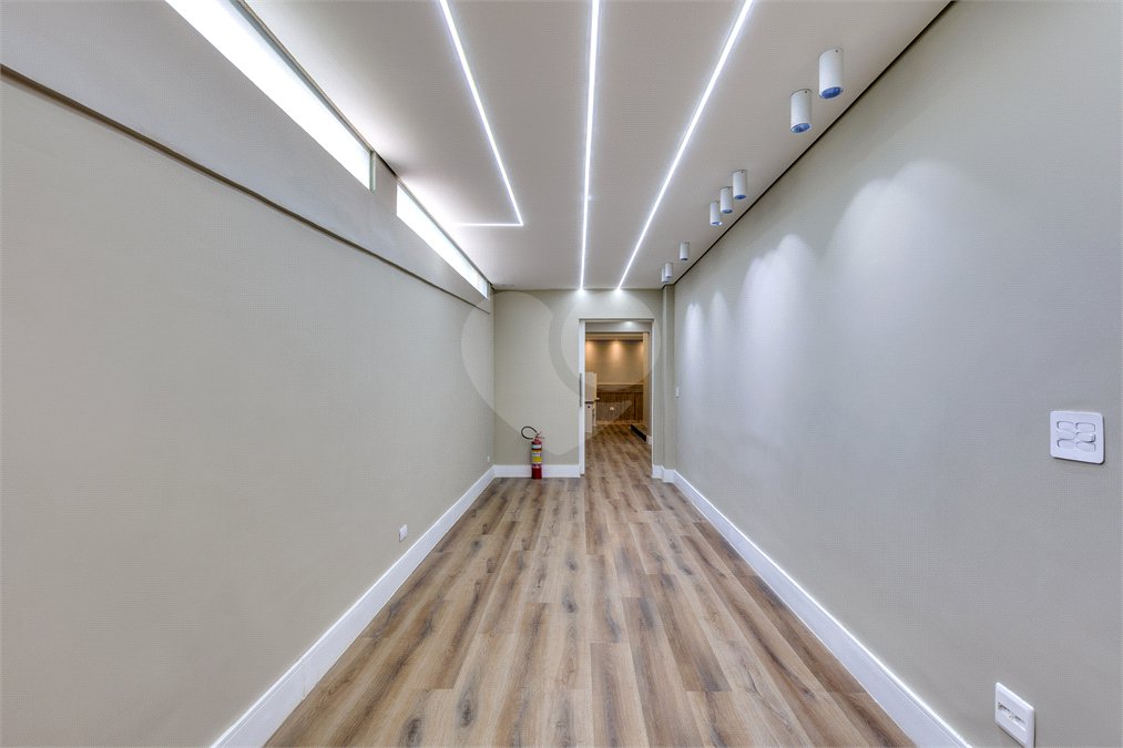 Casa à venda ou para alugar com 12 quartos, sendo 2 suítes, em Alto da Boa Vista, São Paulo, SP