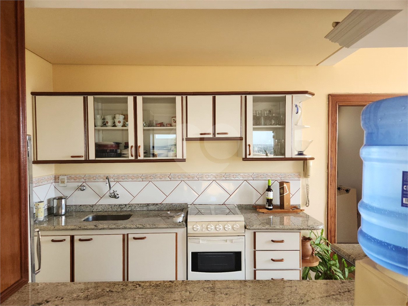 Apartamento à venda ou para alugar com 5 quartos, sendo 2 suítes, no Centro, Araraquara, SP