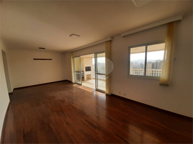 Apartamento à venda com 3 quartos, sendo 1 suíte,  em Santana, São Paulo, SP