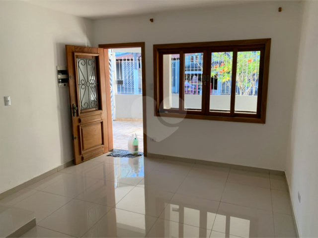 Sobrado à venda com 2 quartos em Tremembé, São Paulo, SP