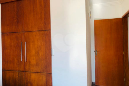 Sobrado à venda com 4 quartos, sendo 3 suítes, em Interlagos, São Paulo, SP