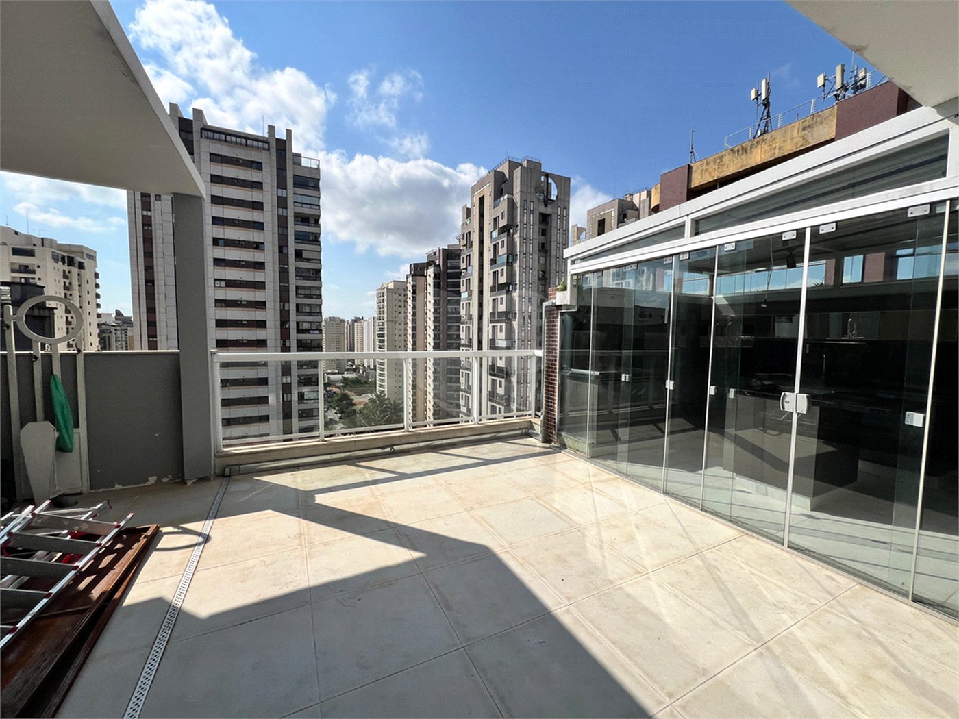 Apartamento à venda com 2 suítes em Indianópolis, São Paulo, SP