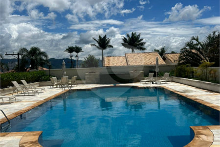 Apartamento à venda com 4 quartos, sendo 2 suítes,  em Vila Oliveira, Mogi das Cruzes, SP