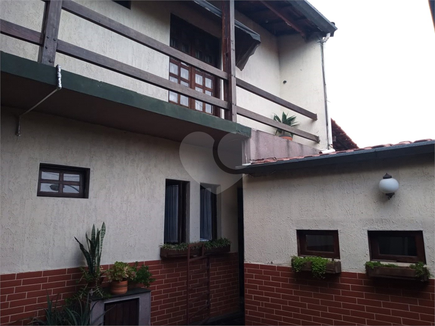 Sobrado à venda com 3 quartos, sendo 1 suíte,  em Vila Caputera, Mogi das Cruzes, SP