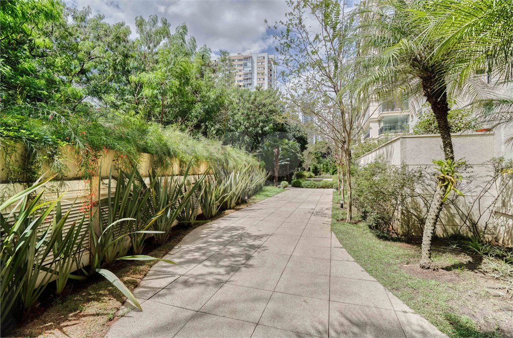 Apartamento à venda com 4 suítes em Alto da Boa Vista, São Paulo, SP