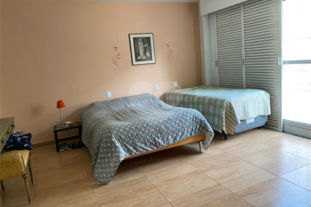 Sobrado à venda com 4 quartos, sendo 2 suítes, em Paraisópolis, São Paulo, SP