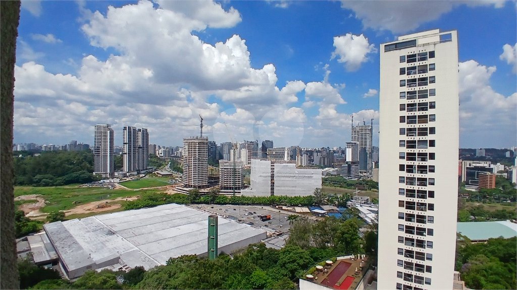 Apartamento à venda com 3 suítes em Jardim Fonte do Morumbi, São Paulo, SP