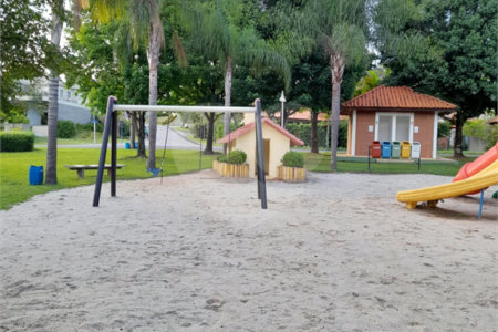 Casa à venda com 3 quartos, sendo 1 suíte, no condomínio Estância Marambaia, Vinhedo - SP