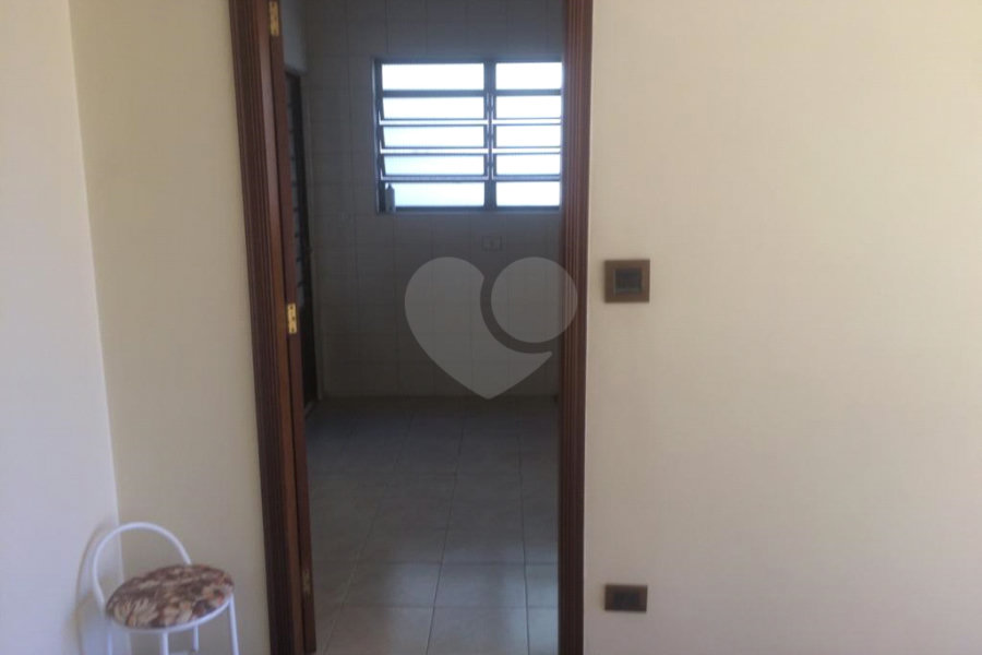 Sobrado à venda com 4 quartos, sendo 3 suítes, em Tremembé, São Paulo, SP