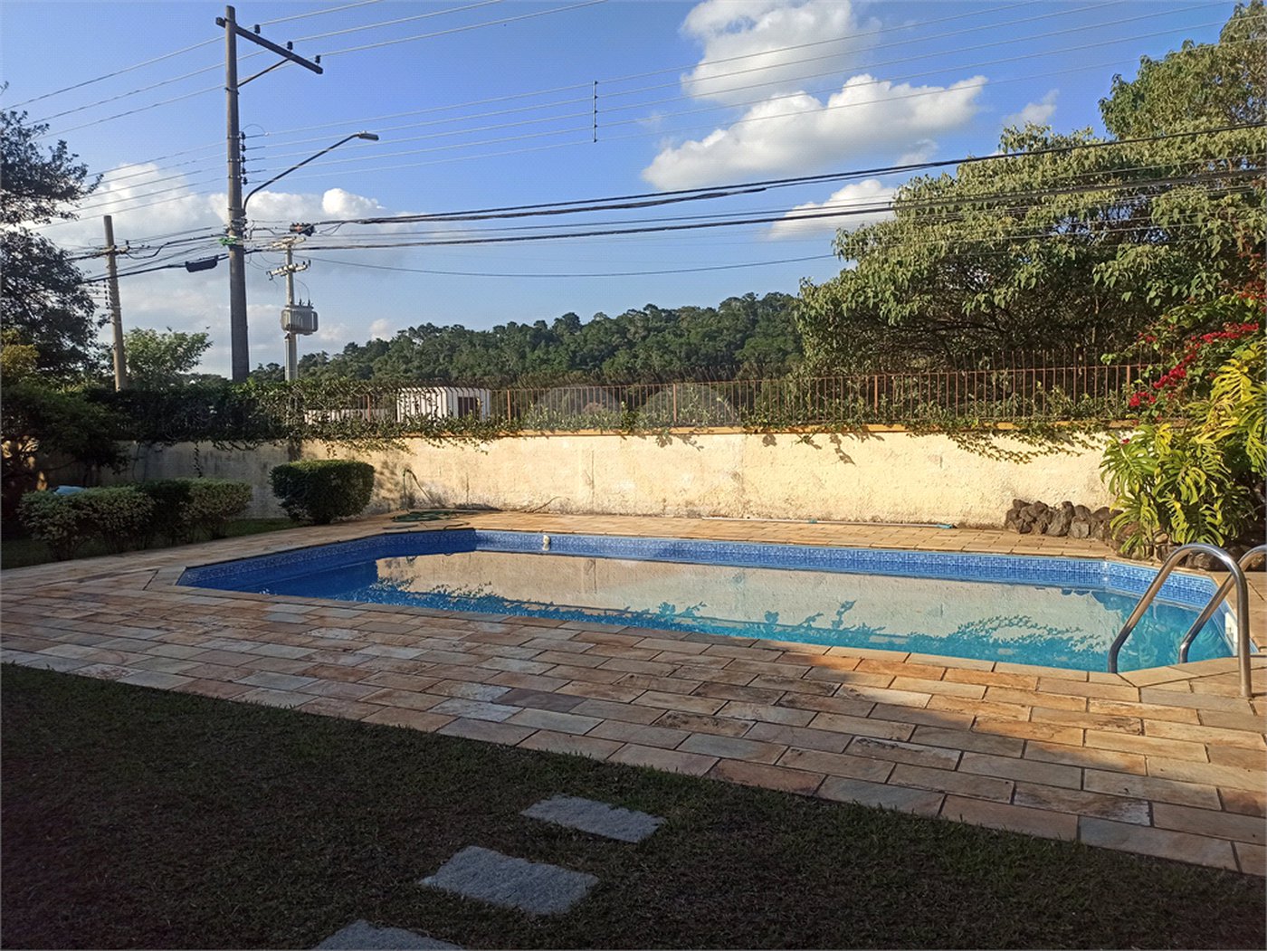 Casa à venda com 3 quartos, sendo 1 suíte, em Vila Esperia Ou Giglio, Atibaia, SP