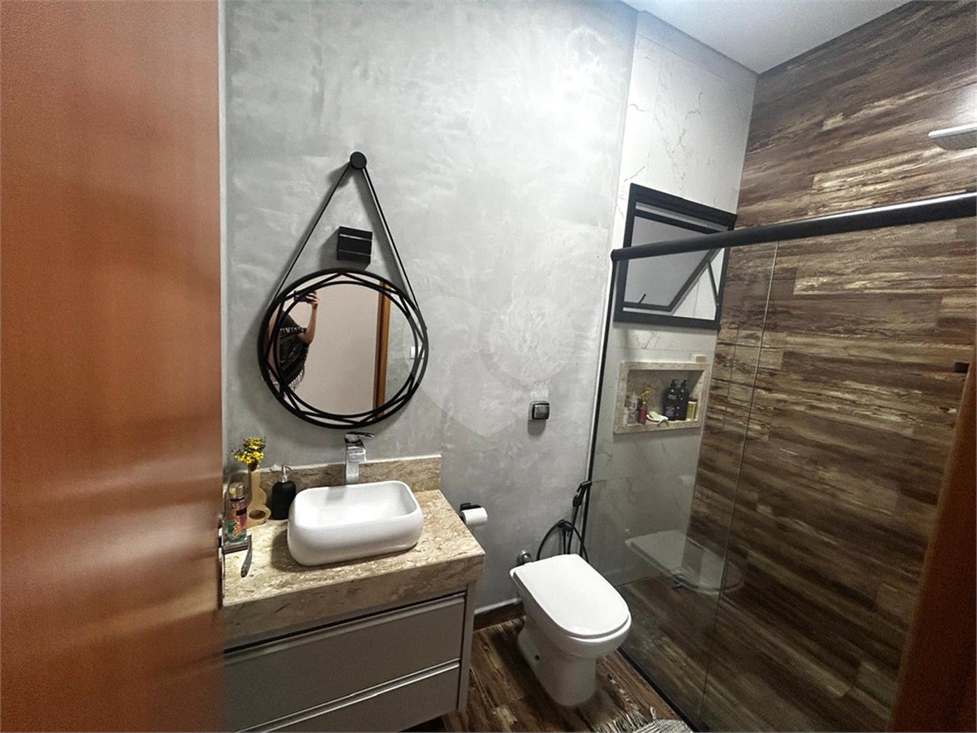 Casa à venda com 2 quartos, sendo 1 suíte,  no condomínio Residencial Parque Imperial, Salto - SP