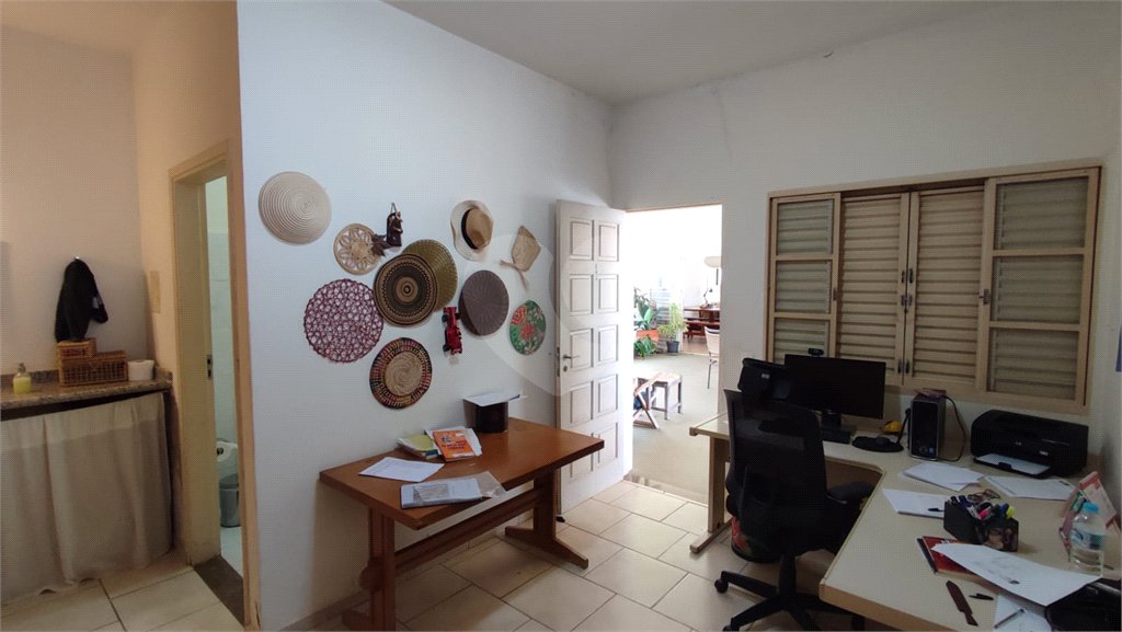 Casa à Venda de 3 dormitórios em São Carlos, no bairro Parque Santa Marta