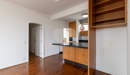Apartamento à venda com 3 quartos, sendo 1 suíte,  em Vila Sofia, São Paulo, SP