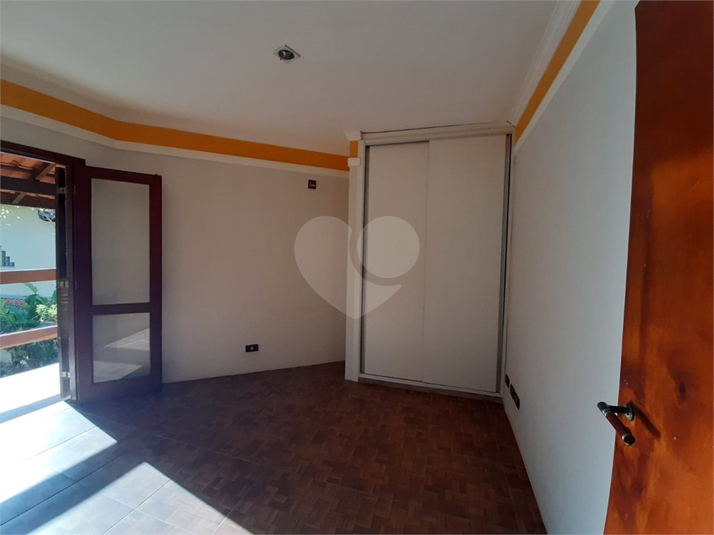 Casa à venda com 5 quartos, sendo 1 suíte, no condomínio Alpes de Mairiporã, Mairiporã - SP