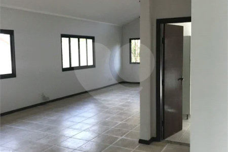 Casa assobradada à venda no Jardim Panorama – Vinhedo/SP
