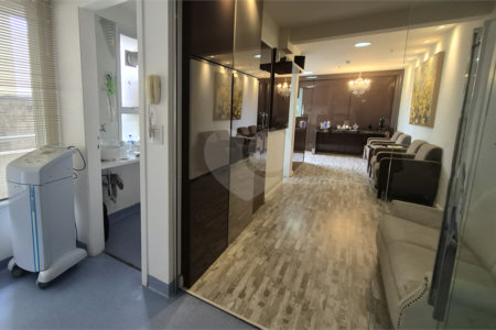 Sala comercial para venda ou locação na Brig.ís Antônio entre Paulista e Parque do Ibirapuera, 70 m², duas vagas de garagem