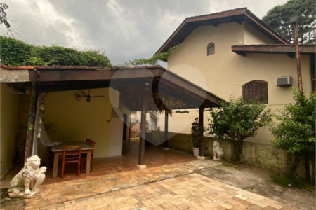 Sobrado à venda com 6 quartos, sendo 4 suítes,  em Retiro das Fontes, Atibaia, SP