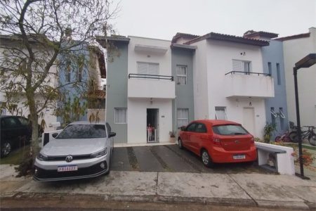 Casa à venda com 2 quartos, sendo 1 suíte,  no condomínio Residencial Viva Vida, Cotia - SP