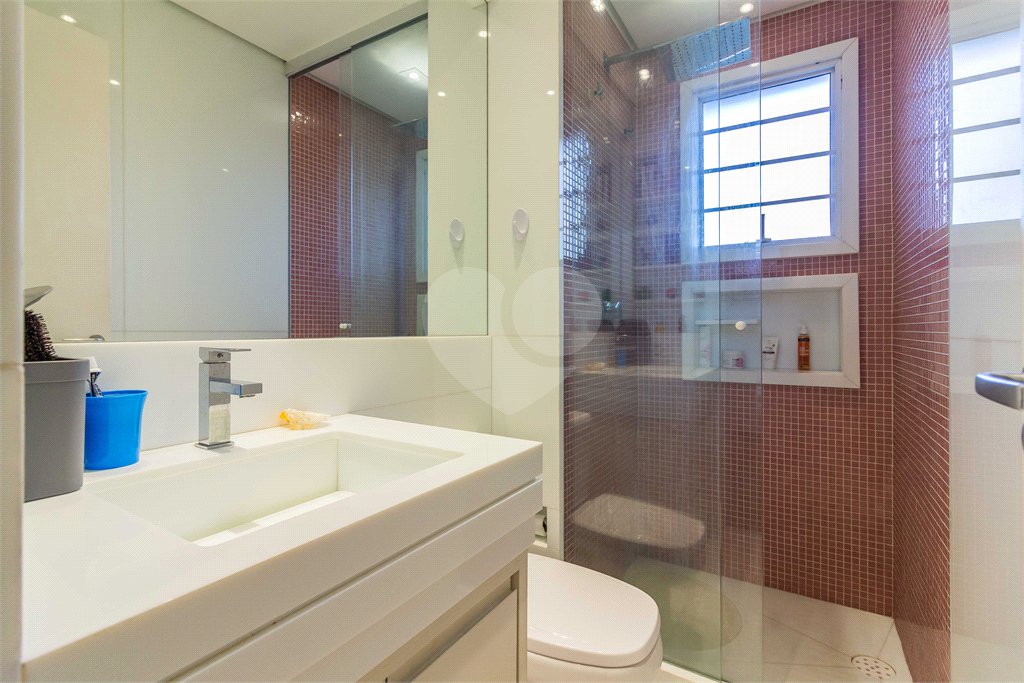 Apartamento à venda com 3 suítes em Vila Cordeiro, São Paulo, SP