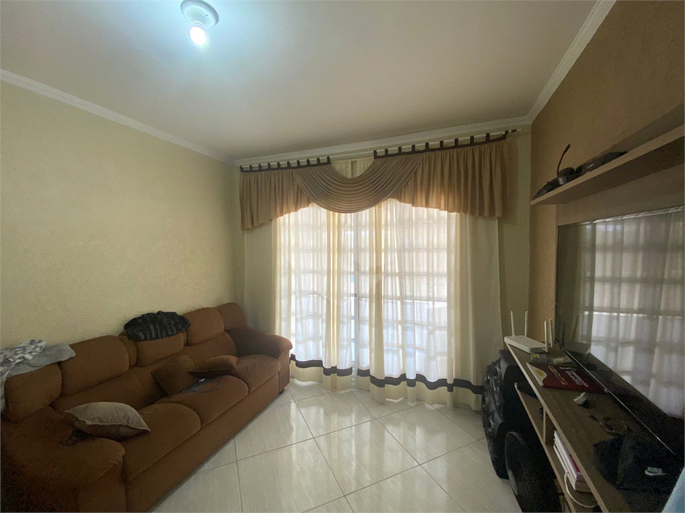 Sobrado à venda com 3 quartos, sendo 1 suíte, em Jardim Beatriz, Poá, SP