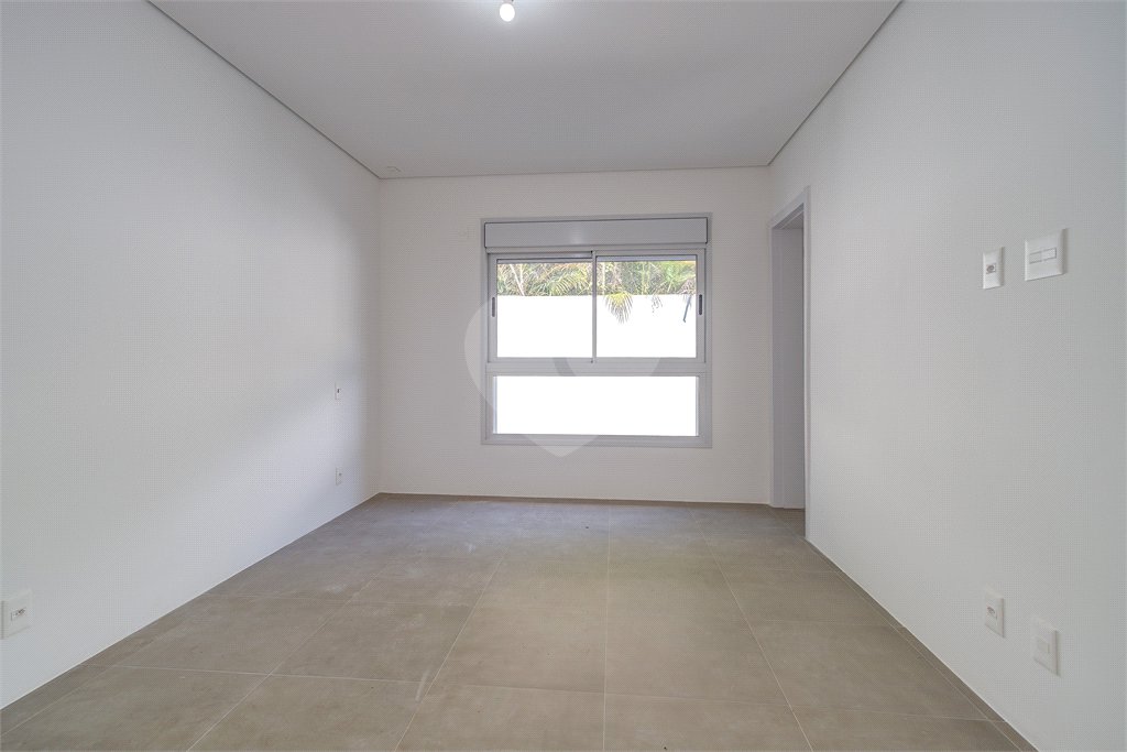 Casa à venda ou para alugar com 3 suítes no condomínio Jardim Flora, São Paulo - SP