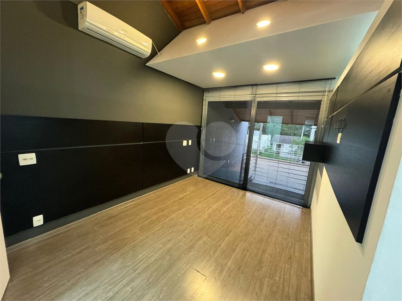 Casa à venda com 3 suítes no condomínio Brisa 1, Mogi das Cruzes - SP