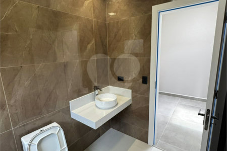 Casa à venda com 3 quartos, sendo 1 suíte, no condomínio Condomíno Helena Maria, Sorocaba - SP