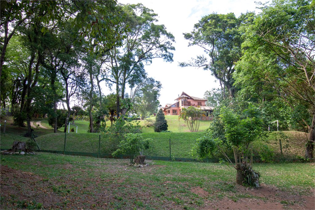 Chácara à venda com 4 quartos, sendo 2 suítes, em Jardim Oriental, Mairinque, SP