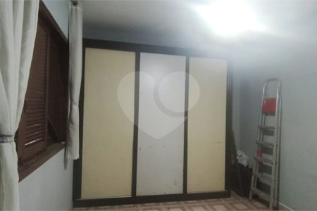 Casa à venda com 3 quartos, sendo 1 suíte,  em Jardim Vila Galvão, Guarulhos, SP