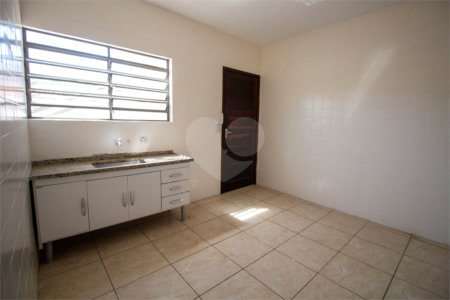 Sobrado à venda com 2 quartos em Vila Santa Rita, São Roque, SP