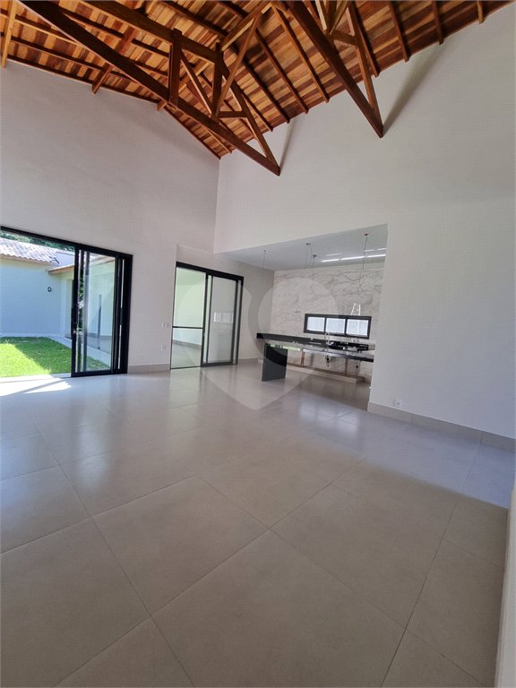 Casa à venda com 3 suítes no condomínio Terras de Santa Teresa, Itupeva - SP