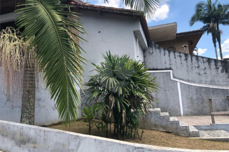 Casa à venda com 3 suítes em Dos Finco, São Bernardo do Campo, SP