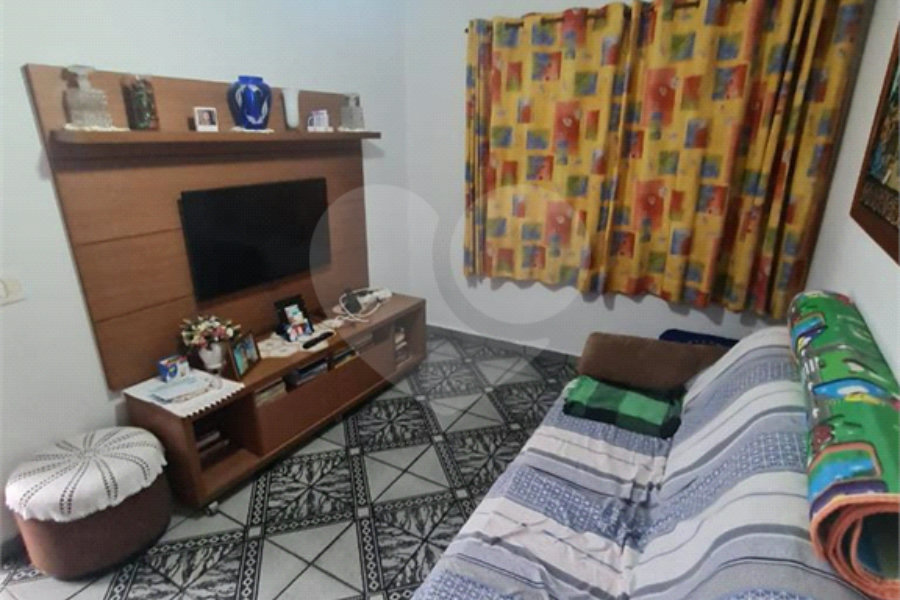 Casa à venda com 5 quartos, sendo 2 suítes, em Parque Novo Mundo, São Paulo, SP