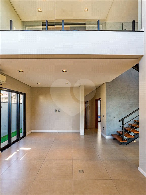 Casa à venda com 3 quartos, sendo 2 suítes, no condomínio Residencial Mont'alcino, Valinhos - SP