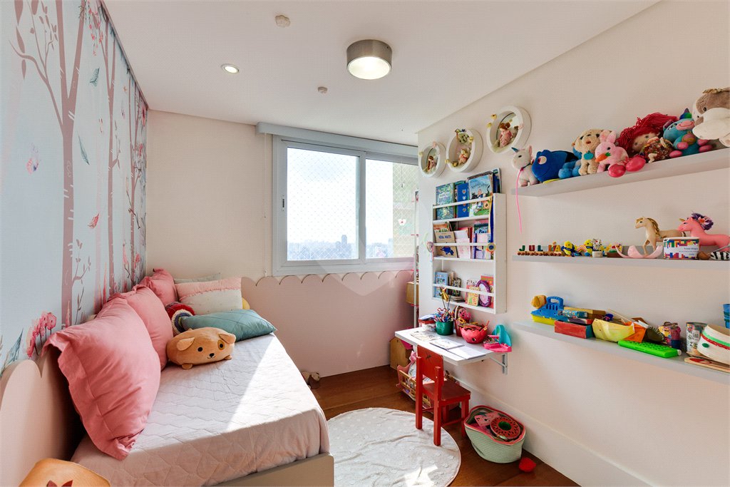 Apartamento à venda com 3 quartos, sendo 2 suítes,  em Alto da Boa Vista, São Paulo, SP