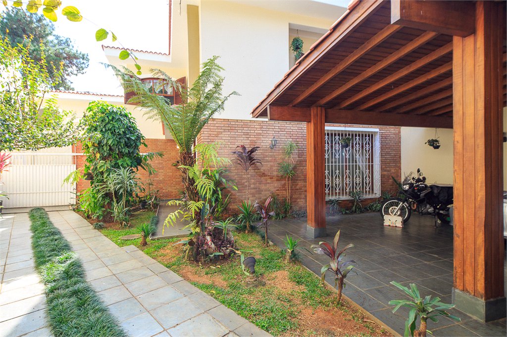Sobrado à venda com 4 quartos, sendo 2 suítes, em Jardim Prudência, São Paulo, SP